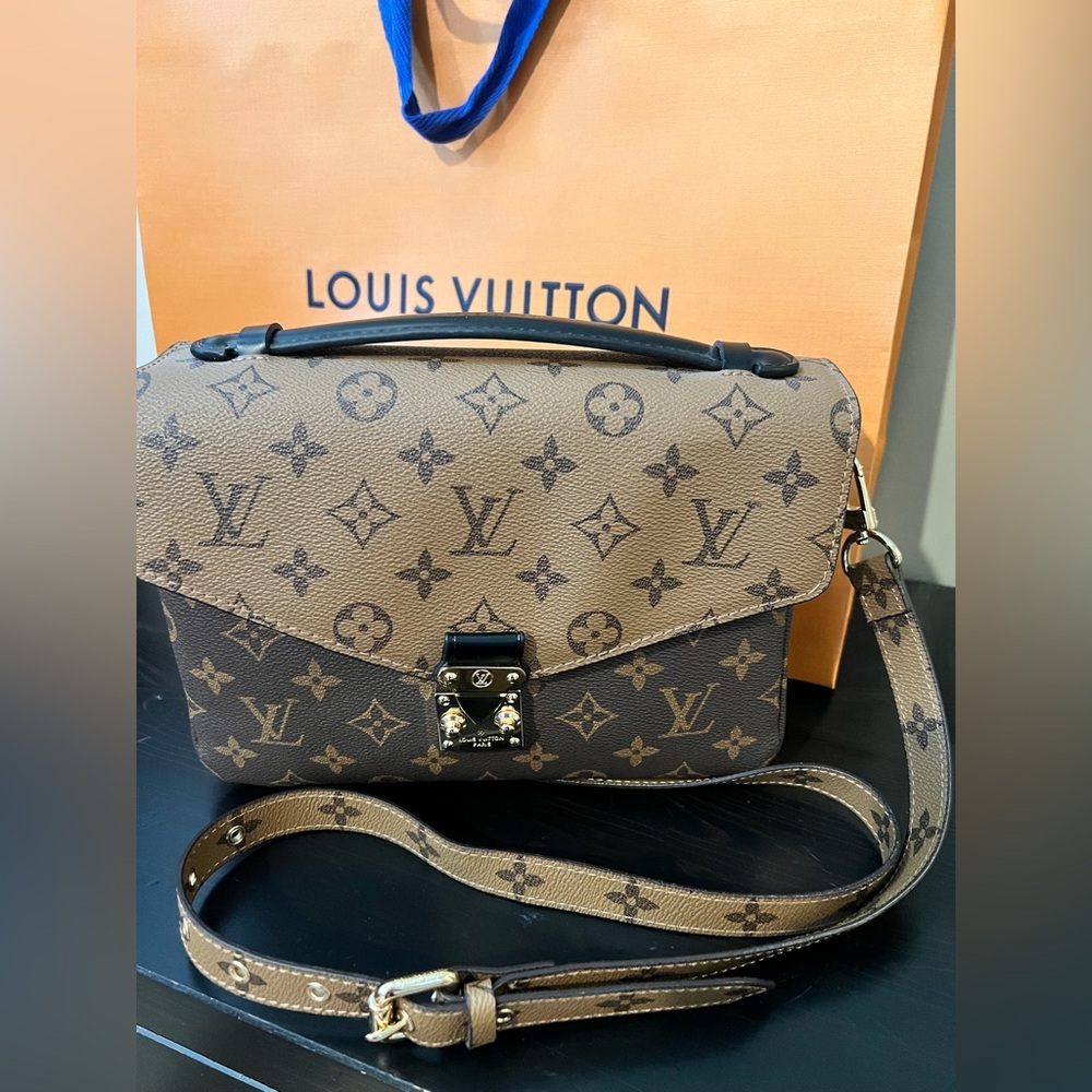 Louis Vuitton Pouchette Métis Crossbody